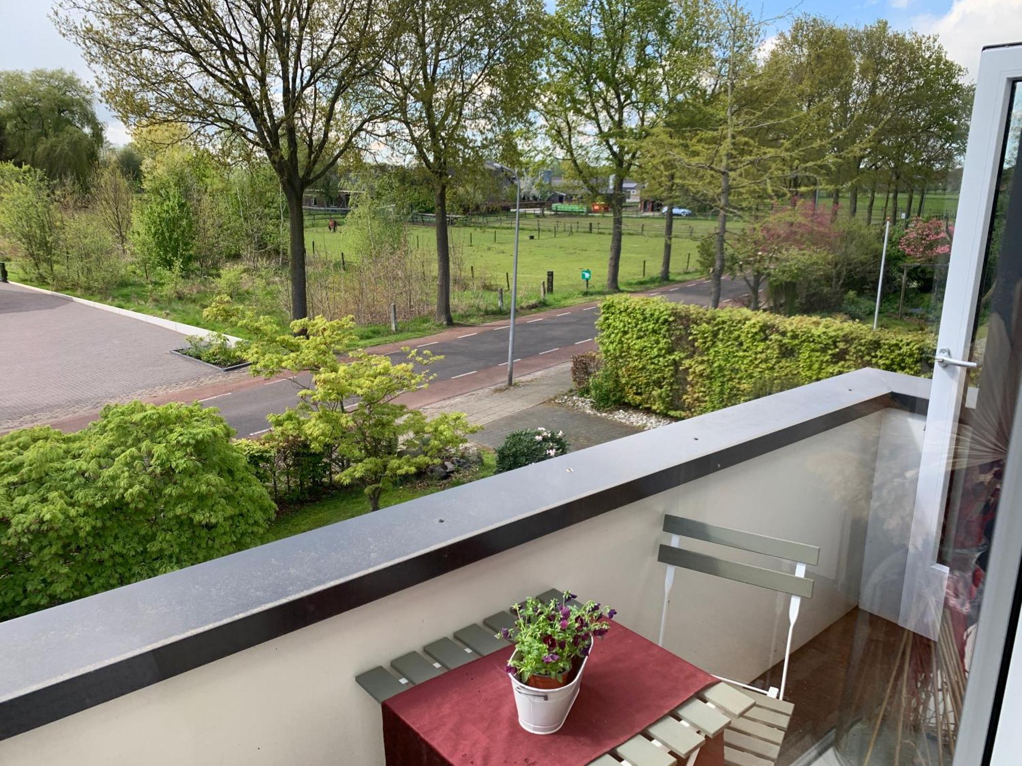 Comfortabele Familie Suite Met 2 Slk, Speelzolder, Balkon, Airco Den Ham Экстерьер фото